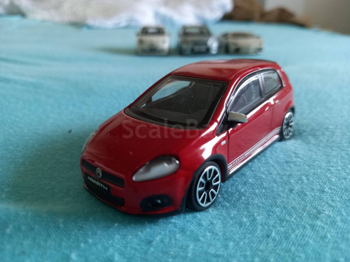 Abarth Grande Punto 1 43 Bburago Аукцион масштабных и сборных моделей