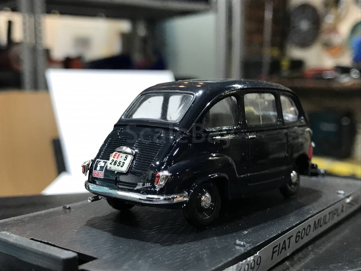 Коллекционная модель FIAT 600 MULTIPLA CARABINIERI 1956 Аукцион