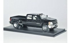 Chevrolet Silverado 3500 black 1:43 GLM