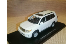 Toyota Land Cruiser 200 1/43