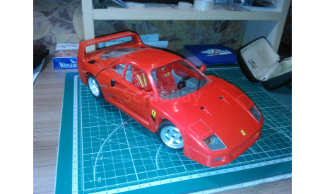 Ferrari F40 1987г  BBURAGO  1/18, масштабная модель, 1:18