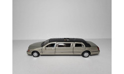 Lincoln Town Car Stretch Limousine Kinsmart 1:38