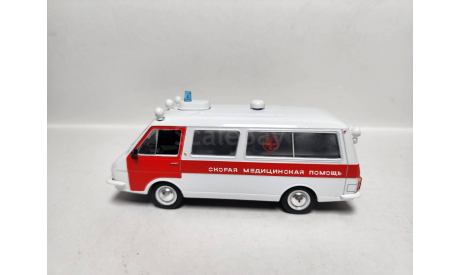 РАФ 22031 скорая помощь, масштабная модель, DeAgostini, scale43