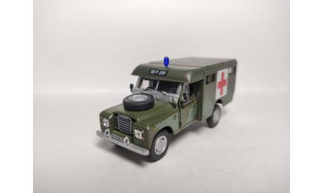 LAND ROVER 109 Скорая помощь, масштабная модель, Bauer/Cararama/Hongwell, scale43