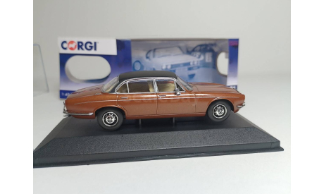 Daimler Double Six Series 2, масштабная модель, Corgi, scale43