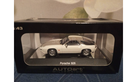 Porsche 928 White⚪, масштабная модель, Autoart, scale43