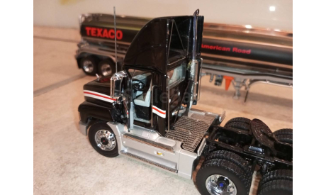 MACK “THE ULTIMATE TEXACO TANKER“ DIE CAST MACK TRUCK 1993, масштабная модель, Franklin Mint, 1:43, 1/43