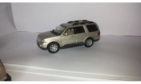 Lincoln Navigator 2003 Kinsmart, масштабная модель, 1:43, 1/43