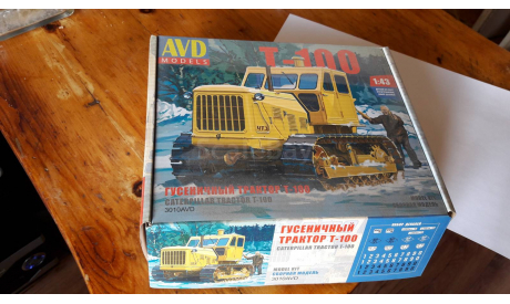 AVD Т-100, сборная модель автомобиля, AVD Models, scale43