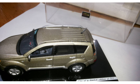 Mitsubishi Outlander Vitesse. Нет одного рейлинга на крыше, масштабная модель, scale43
