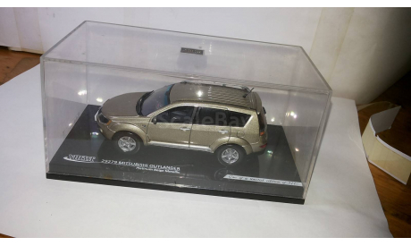 Mitsubishi Outlander Vitesse. Нет одного рейлинга на крыше, масштабная модель, scale43