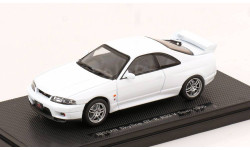 Nissan Skyline GT-R V-Spec (R33) 1995 white 1:43 Ebbro