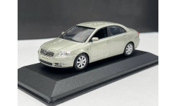 TOYOTA AVENSIS 2005 1:43 MINICHAMPS