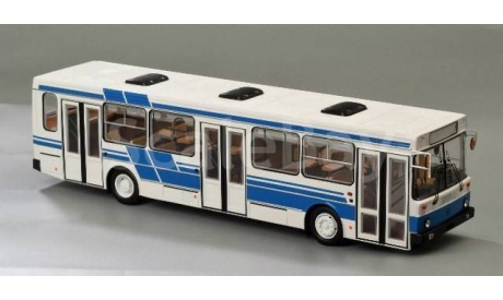 Автобус ЛиАЗ 5256 Белый с синими полосами, масштабная модель, Classicbus, scale43