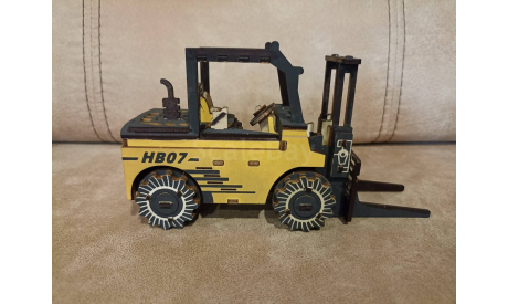 ВИЛОЧНЫЙ ПОГРУЗЧИК (FORKLIFT TRUCK), масштабная модель, НВ07, 1:32, 1/32