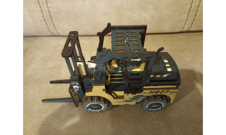 ВИЛОЧНЫЙ ПОГРУЗЧИК (FORKLIFT TRUCK), масштабная модель, НВ07, 1:32, 1/32