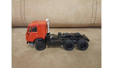 КАМАЗ-54112 с полуприцепом-муковозом АСП-25, масштабная модель, ПАО КАМАЗ, 1:43, 1/43