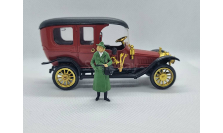 Фигурка Девушка в зелёном пальто 1/43, фигурка, 1:43