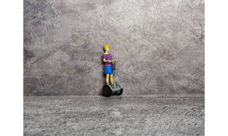 Фигурка ’Девчонка на сигвее’  1/43, фигурка, 1:43