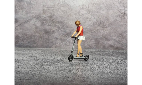 Фигурка ’Девушка на самокате’ 1/43, фигурка, scale43