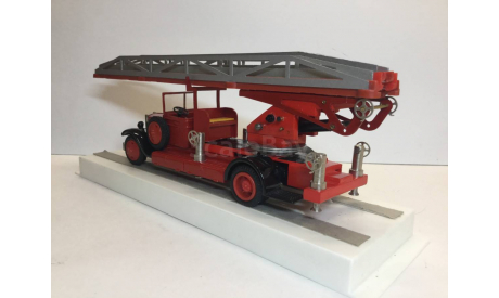Лестница ПЭЛ 30 на шасси Зис 11. ЛОМО. (ЛОМО-АВМ)., масштабная модель, scale43