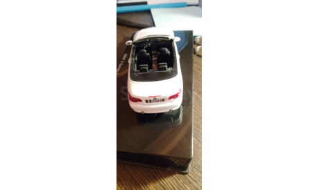 BMW 3 Series Convertible 2007 (White) с открывающимся капотом, масштабная модель, Autoart, scale43