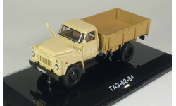 ГАЗ 52-04 бортовой бежевый DIP Models  1:43 105201