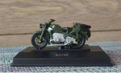 1:43 Zundapp KS750 motorcycle with sidecar, matte dark green