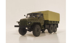 УРАЛ-375Д, хаки, поздний тент. Правильная кабина
