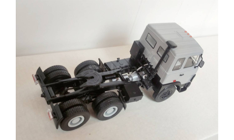 МАЗ-6422 ранний, серая кабина, масштабная модель, Автоистория (АИСТ), scale43