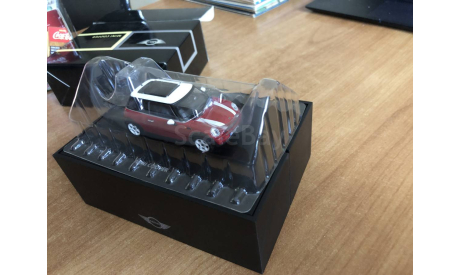 Mini Cooper Minichamps dealer дилерка 1-43 (лот в мск), масштабная модель, scale43