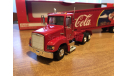 Freightliner holiday caravan Coca Cola Motor City 1-43 (лот в мск), масштабная модель, Motor City Classics, scale43