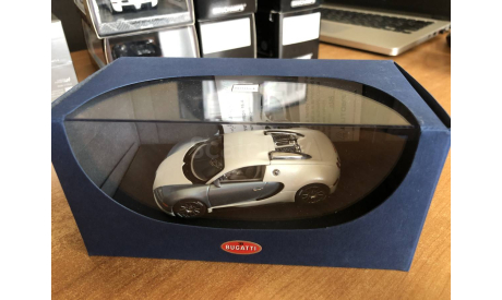 Bugatti Veyron pearl ice blue Autoart 50908 1-43 (лот в мск), масштабная модель, scale43