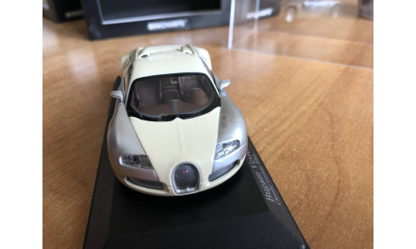 Bugatti Veyron Centennaire chrome beige Minichamps 1-43 (лот в мск), масштабная модель, scale43