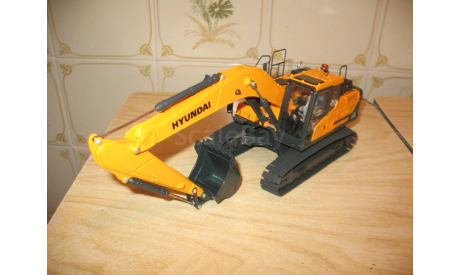 Экскаватор HYUNDAI HX220 Масштаб 1/35 возможен обмен., масштабная модель трактора, Diealer version, scale35