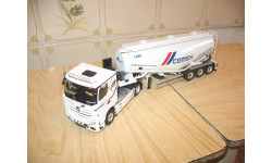 Mercedes Actros MP4 low roof + ППЦ Цементовоз Eligor 1/43