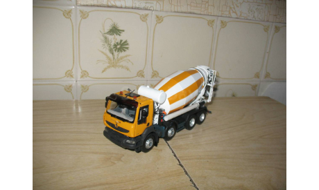 Renault Kerax 8x4 2008 г. Norev 1/43., масштабная модель, scale43