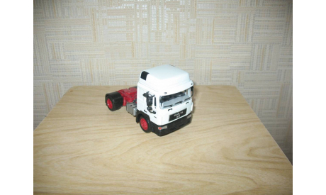 MAN F2000 Седельный тягач Масштабная модель 1/43, масштабная модель, New-Ray Toys, scale43