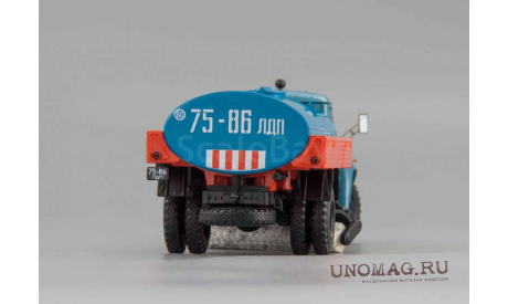 ПМ-130 Поливомоечный Ленинград 1976 г  DIP Models, масштабная модель, ЗИЛ, 1:43, 1/43