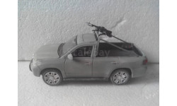 Модель  1/35 Пикап Toyota Land Cruiser 200