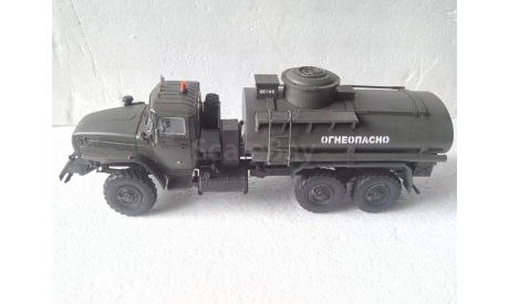 Модель 1/35 автотопливозаправщика АЦ-10-4320М., масштабная модель, scale35