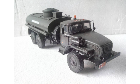 Модель 1/35 автотопливозаправщика АЦ-10-4320М., масштабная модель, scale35