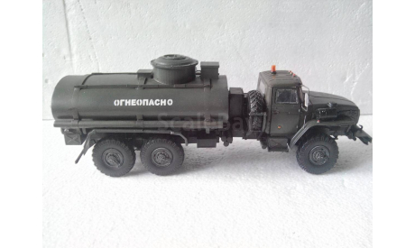 Модель 1/35 автотопливозаправщика АЦ-10-4320М., масштабная модель, scale35