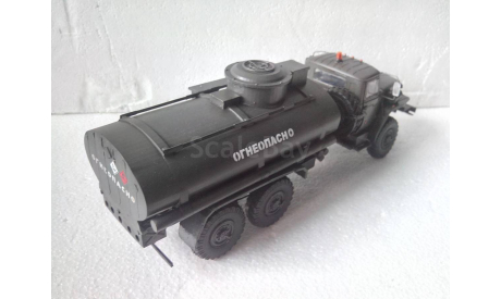 Модель 1/35 автотопливозаправщика АЦ-10-4320М., масштабная модель, scale35