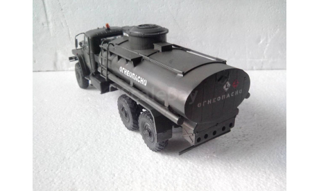 Модель 1/35 автотопливозаправщика АЦ-10-4320М., масштабная модель, scale35