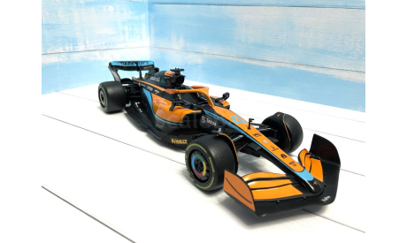 McLaren Mercedes Formula 1 2022 1/18 на пульте R/C, масштабная модель, scale18