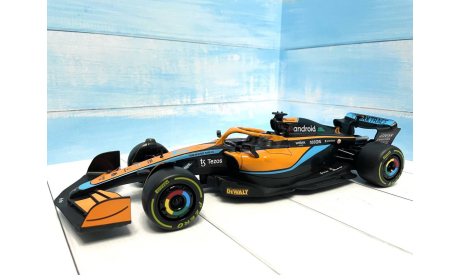 McLaren Mercedes Formula 1 2022 1/18 на пульте R/C, масштабная модель, scale18