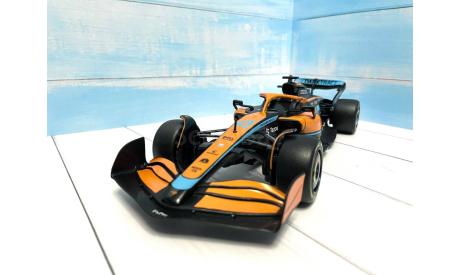 McLaren Mercedes Formula 1 2022 1/18 на пульте R/C, масштабная модель, scale18