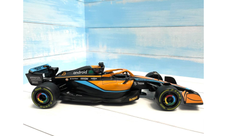 McLaren Mercedes Formula 1 2022 1/18 на пульте R/C, масштабная модель, scale18