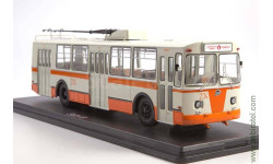 ЗИУ-9 троллейбус Хабаровск 1/43 SSM